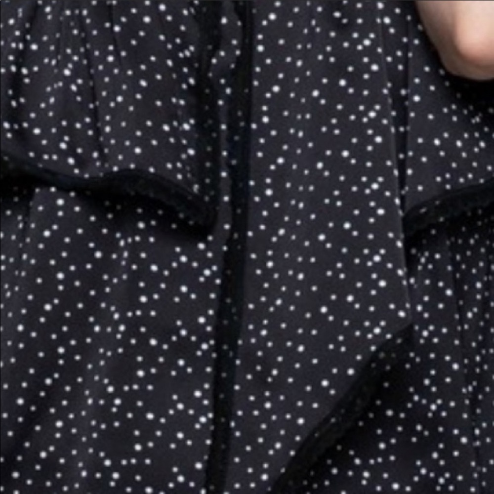 POL🌟camisole top w/front detail in black & white - Picture 8 of 10